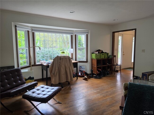 Photo - 96 Charing Rd