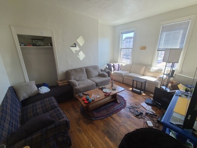 Photo - 3457 Ward St Unit Big House