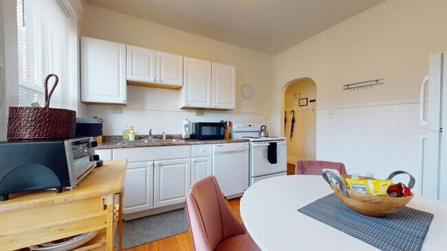 Photo - 1 bedroom in Brookline MA 02445 Unidad 4