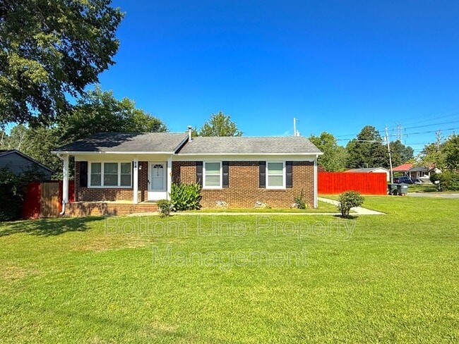 Photo - 749 Shannon Bradley Rd