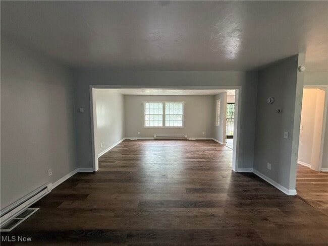 Photo - 9253 Edmunds Ave