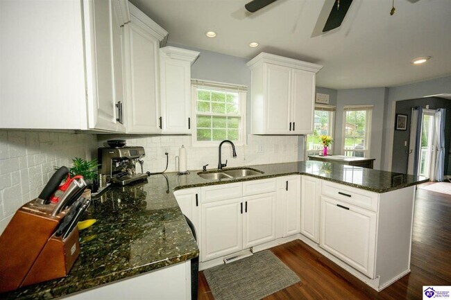 Photo - 1802 Lakewood Dr