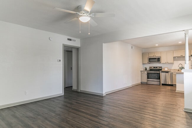 Photo - Colony House