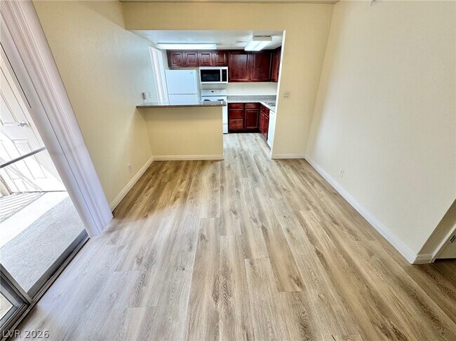 5422 River Glen Dr Unit 377