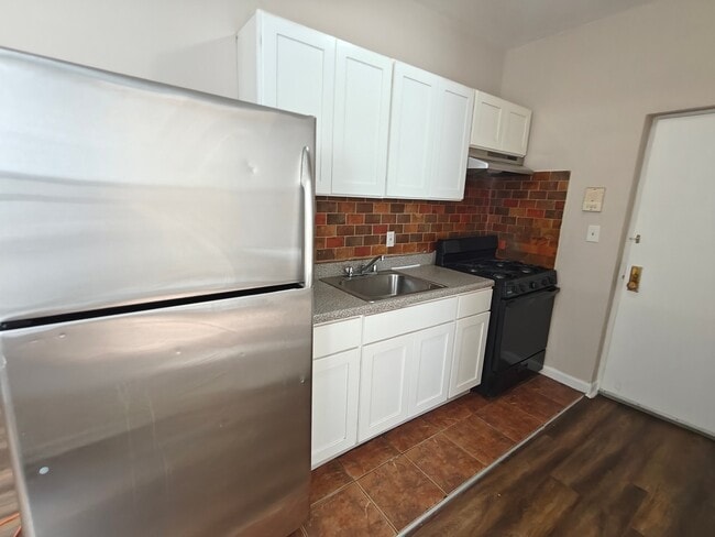 Photo - 279 Goldsmith Ave Unit B2