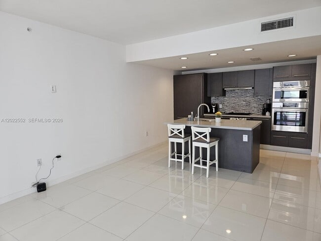 Building Photo - 7875 NW 107th Ave Unit 419