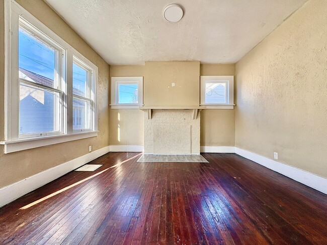 Photo - 1508 Hermosa Pl