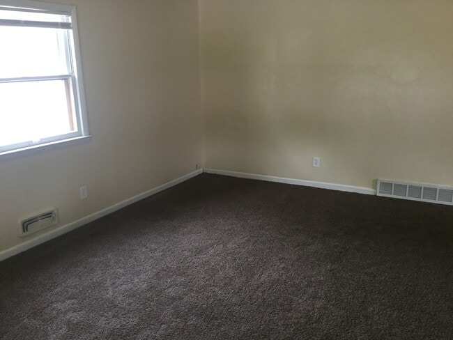 Photo - 5848-50 N 64th St Unidad 5850-upper