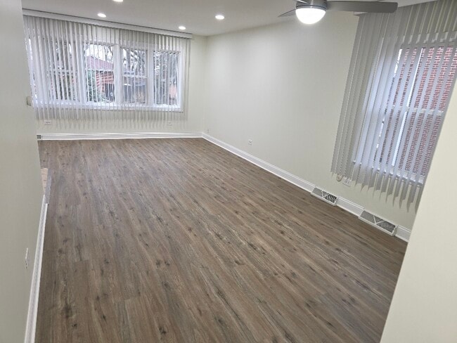 living/dining room - 826 E Capri Dr Unit 826 #1