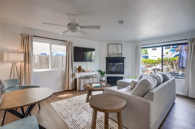 Photo - 807 Capistrano Pl