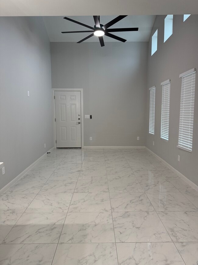 Photo - 1004 W 8th St Unit 1