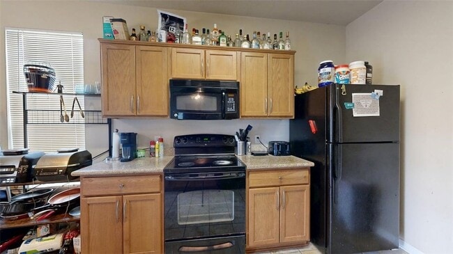 Photo - 2933 McLaren Dr