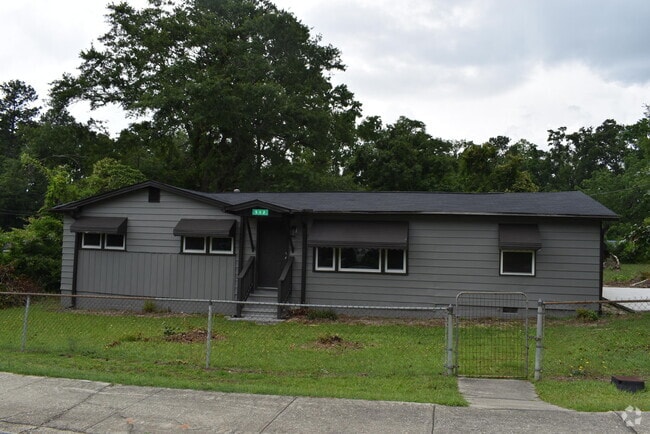 Building Photo - 512 Williams St Rental