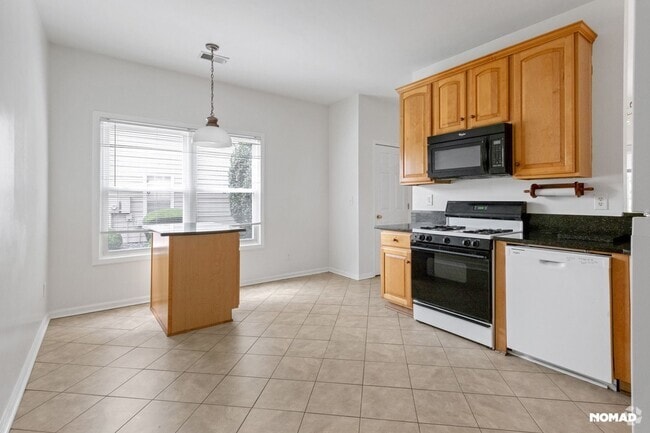 Building Photo - Charming 3BR House in Roswell