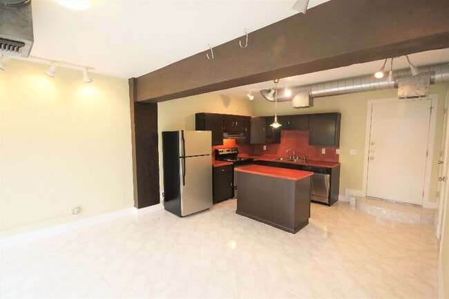 Photo - 710 S Medina St