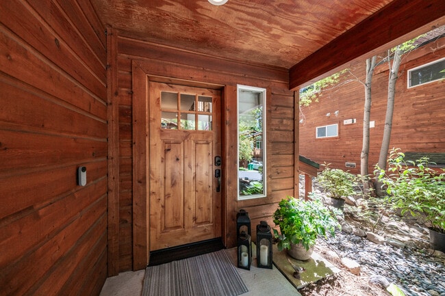 Photo - 198 Country Club Dr