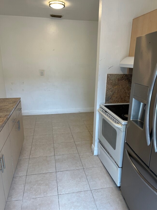 Photo - 739 NW 53rd St Unidad duplex