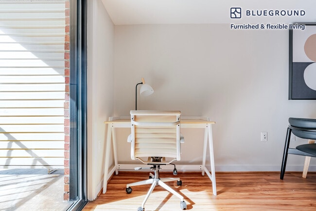 Photo - 2500 Clarendon Blvd Unidad FL6-ID1128