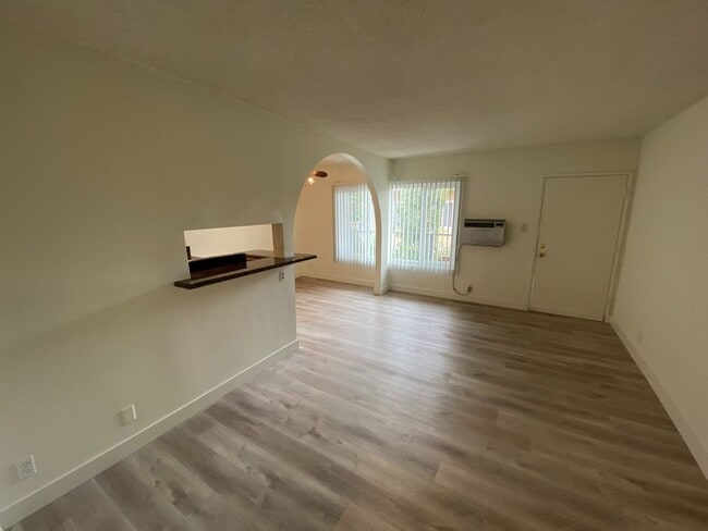 Photo - 12737 Matteson Ave Unidad 7