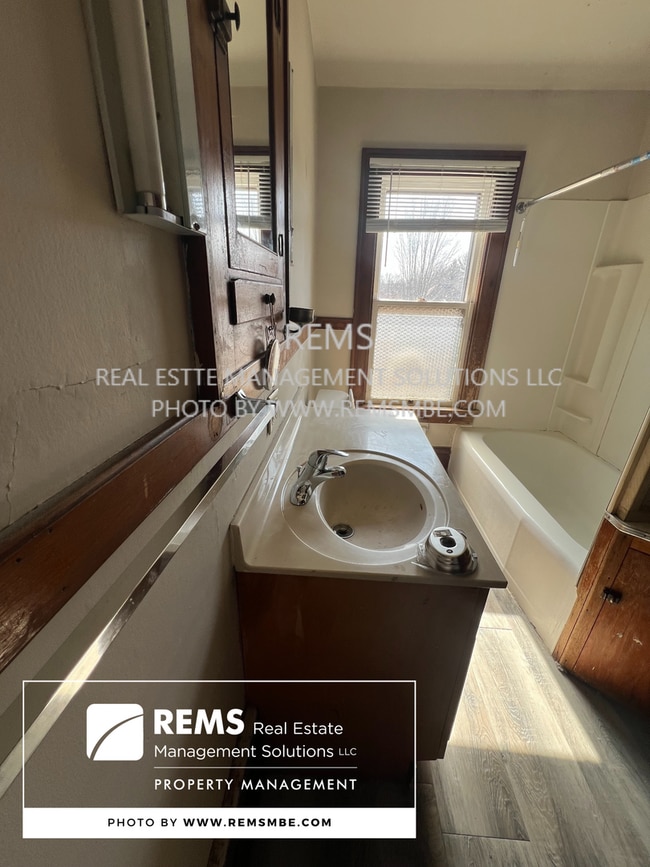 Photo - 431-437 Clark St. Unit 431 - Upper