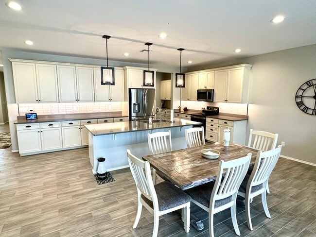 Photo - Massive RV Garage plus fantastic floorplan in Casa Vista