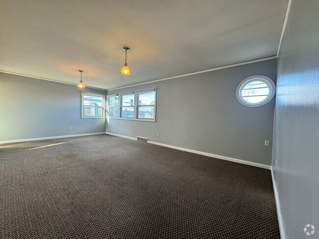 Building Photo - PM-125 N Lombard St. Unit 2916 Rental