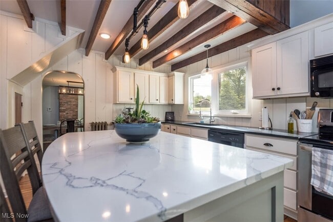 Photo - 6287 Riverview Rd