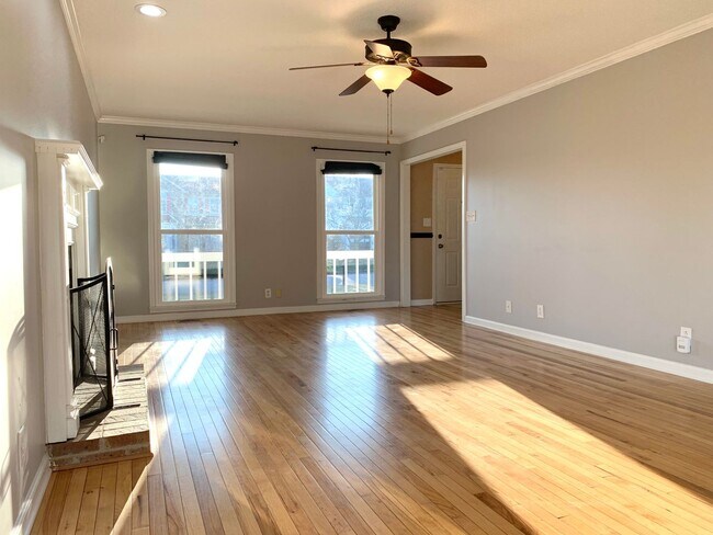 Photo - 1233 Cobblestone Ln