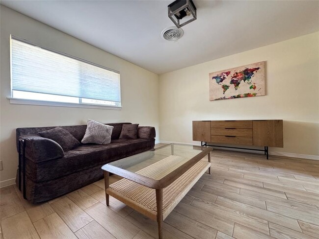 6817 Miranda Dr