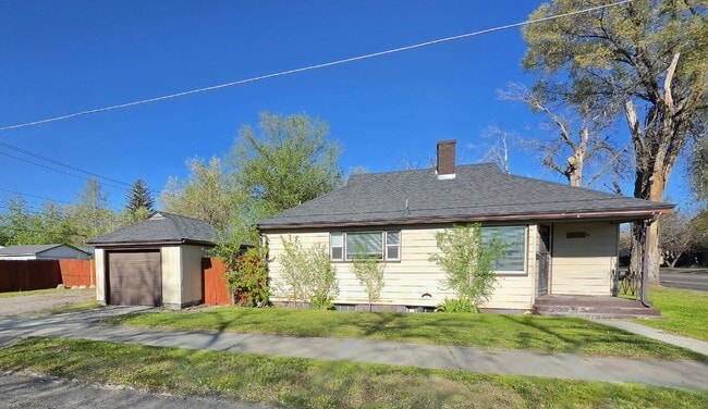Photo - 1710 S Higbee Ave