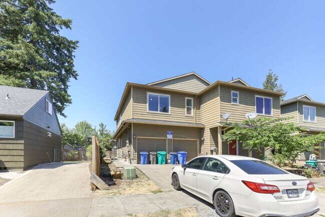 3745-3749 SE 127th Place