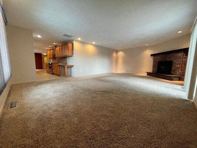 Photo - 3 Bedroom Home in White Salmon For Rent