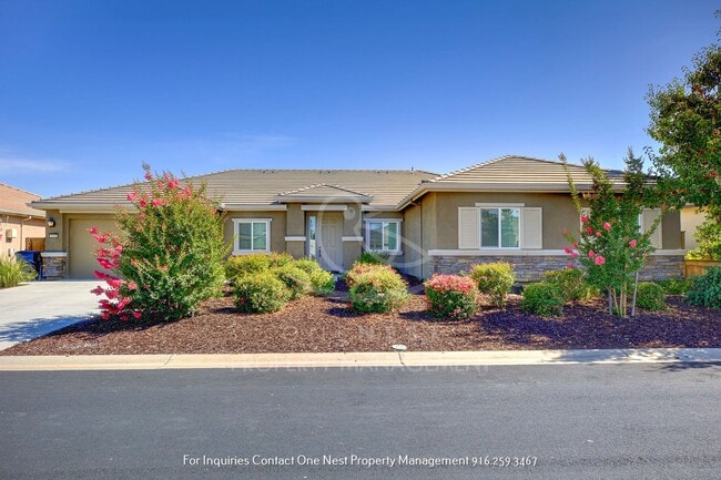 Practically New & Ready for Summer Fun! - Practically New & Ready for Summer Fun! House