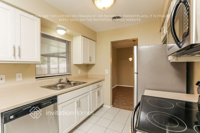 Photo - 10948 Tangora St