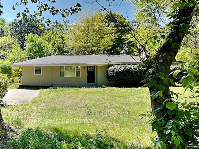 Building Photo - 5950 Community Rd SE