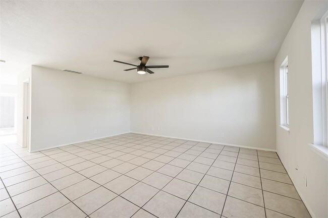 Building Photo - 37 San Jacinto Dr