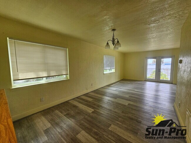 Photo - 900 S Peninsula Dr
