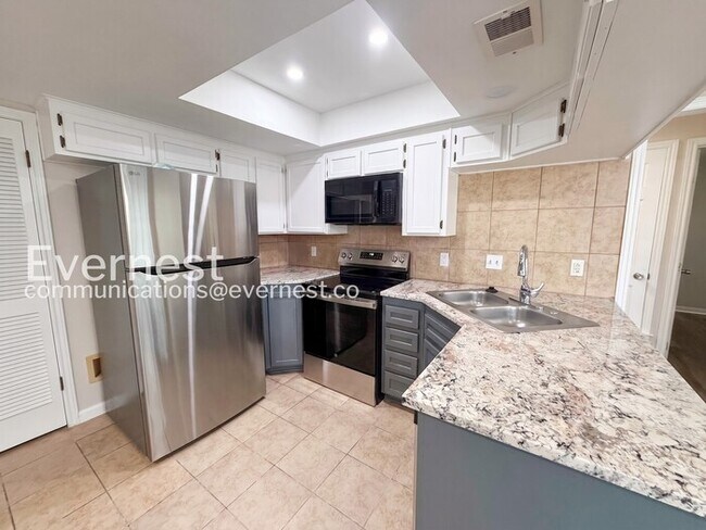 Photo - 2014 Cedarview Dr