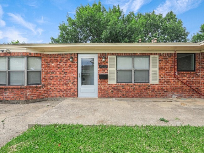 Photo - 14025 Janwood Ln
