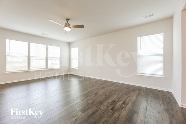 Photo - 1002 Mission Hill Ln