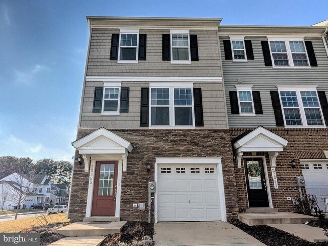 Photo - 23365 Leyland St