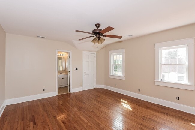 Photo - 3 bed / 2 bath ~ Just minutes from CofC and MUSC