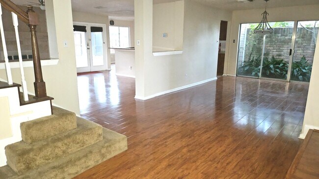 Photo - 2910 Skypark Dr