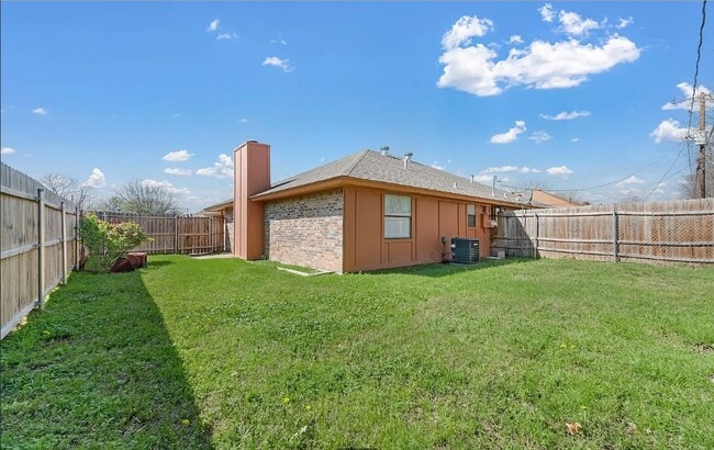 Building Photo - 6630 Parkview Ln