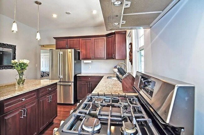 Photo - 154 W Adams St Unit 1