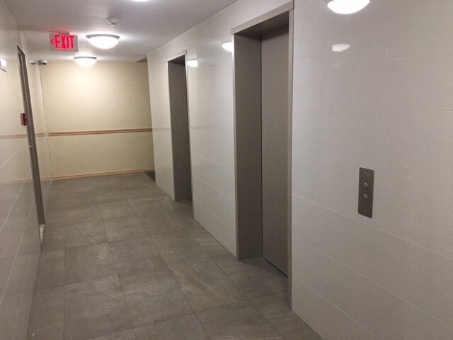 New Elevator Landings at 10 Grenoble