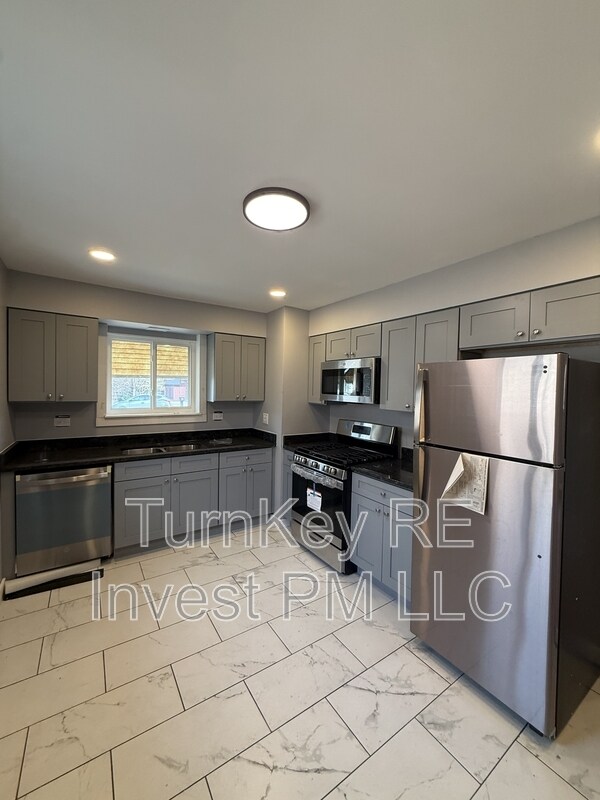 Photo - 7732 S Lotus Ave