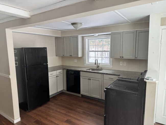 Photo - 321 Clinton St