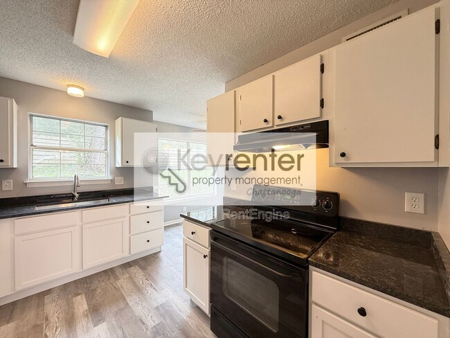 Photo - 208 Cliftview Dr