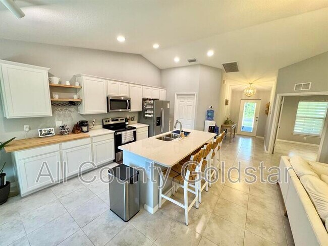 Photo - 11373 Visby Ave